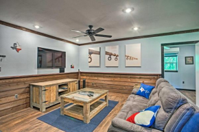 Charming Quitman Cabin Less Than 2 Miles to Lake Fork